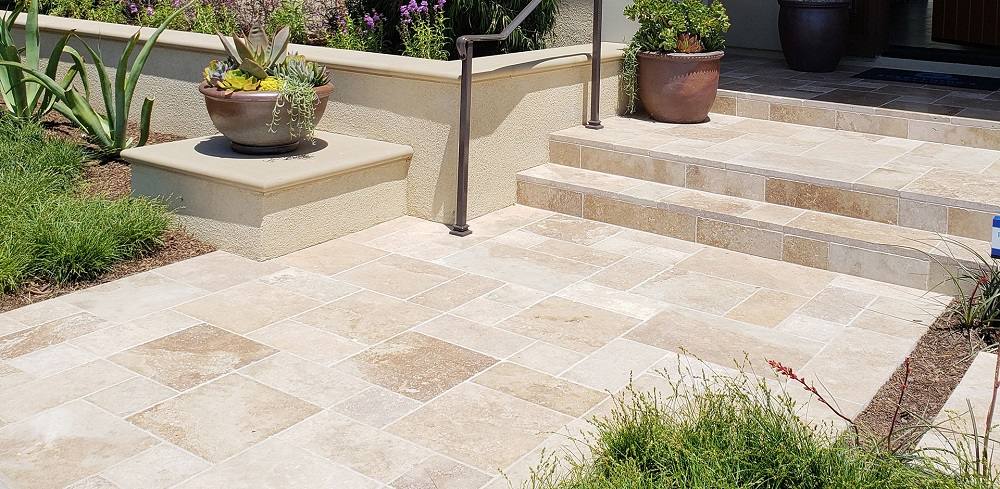 15 avantages et inconvénients du travertin pour sa terrasse