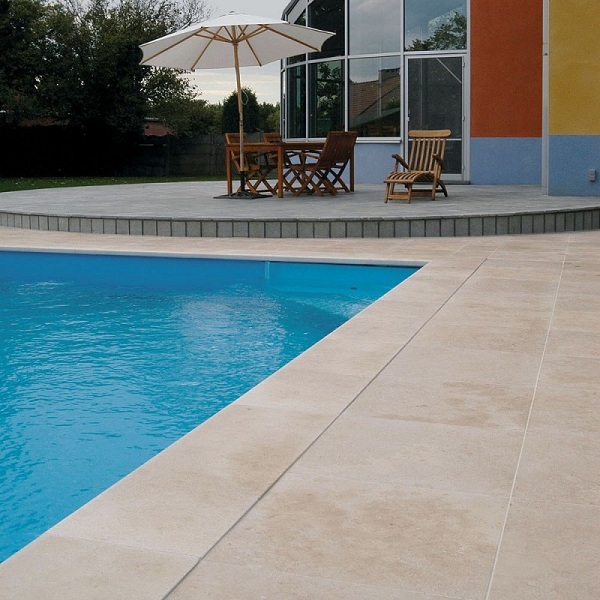 travertin-terrasse-piscine.jpg